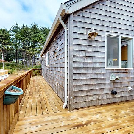 Beach House With A Park Lincoln City Exterior photo