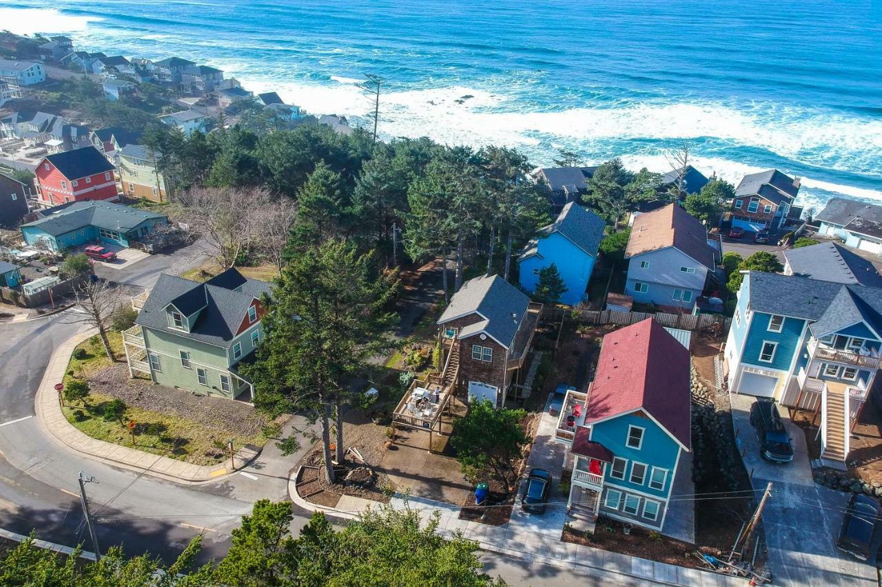 Beach House With A Park Lincoln City Exterior photo